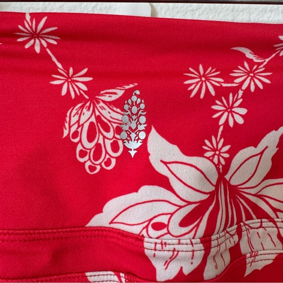 Free People Movement Tropical Floral Print Red Prairie Leggings Ankle Cutout XS - Picture 14 of 17